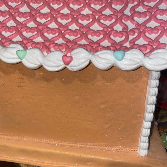 Viral 2025 pink pastels gingerbread house light up decor piece - Picture 8 of 12